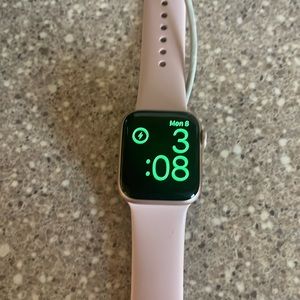 Apple Watch connects great with my iPhone 12
